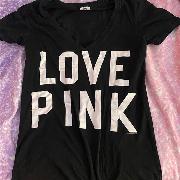Victoria's Secret Black Tee with White Label - Picture 1 of 3